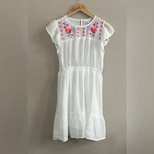 Mine embroidered short sleeve white mini dress size medium